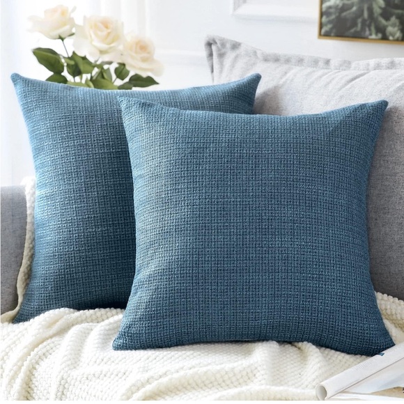 LINEN THROW PILLOW COVERS – Set of 2 – Blue, Textured, 18x18 - NWT - Picture 1 of 9